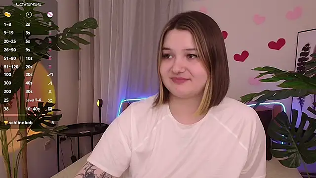 Snapshot of Alice_Walters chatting on February 4, 10:02 pm Alice Walters online show from February 4, 10:02 pm