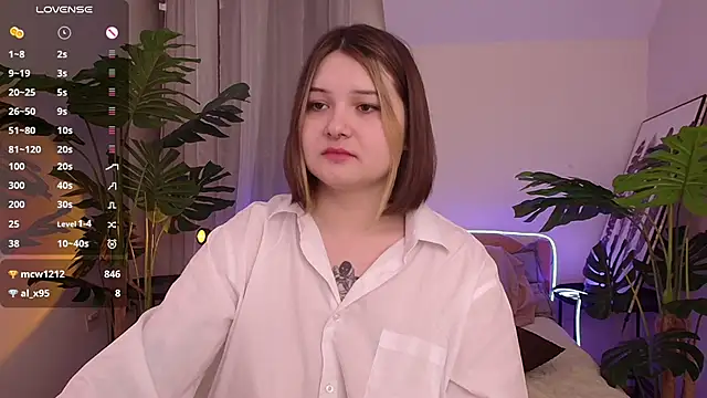 Snapshot of Alice_Walters chatting on February 27, 7:47 pm Alice Walters online show from February 27, 7:47 pm