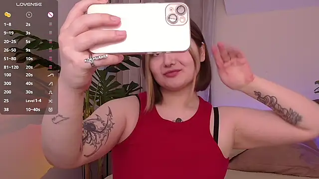 Snapshot of Alice_Walters chatting on March 6, 3:45 pm Alice Walters online show from March 6, 3:45 pm