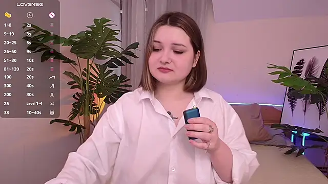 Snapshot of Alice_Walters chatting on March 11, 3:23 pm Alice Walters online show from March 11, 3:23 pm