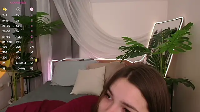 Snapshot of Alice_Walters chatting on September 10, 2:39 pm Alice Walters online show from September 10, 2:39 pm