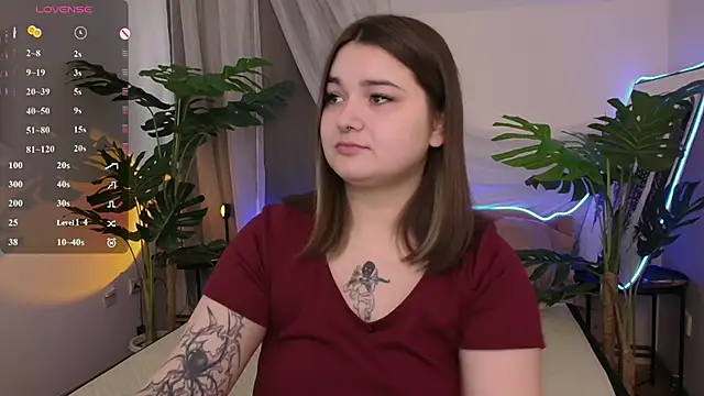 Snapshot of Alice_Walters chatting on September 30, 2:33 pm Alice Walters online show from September 30, 2:33 pm