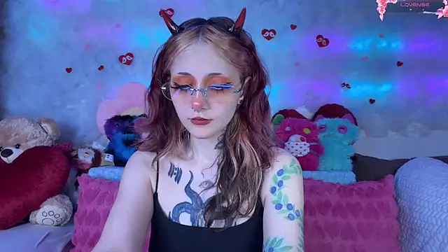 Snapshot of _Devill_Baby chatting on March 4, 8:37 pm Devill Baby online show from March 4, 8:37 pm