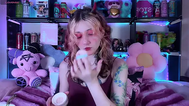 Snapshot of _Devill_Baby chatting on July 11, 7:27 pm Devill Baby online show from July 11, 7:27 pm