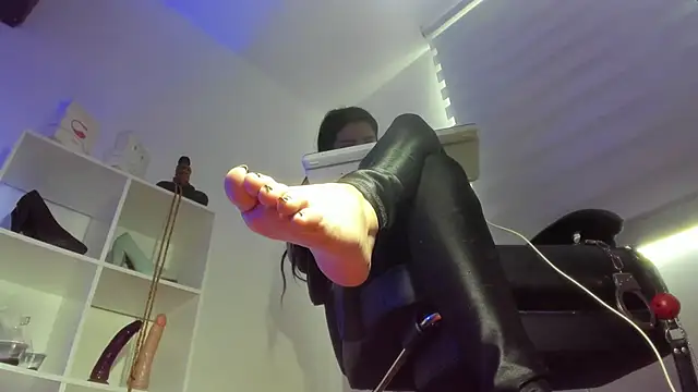 charlotte joliedart online show from September 23, 8:45 pm