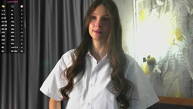 Snapshot of GeorginaCurvin chatting on March 6, 1:24 am GeorginaCurvin online show from March 6, 1:24 am