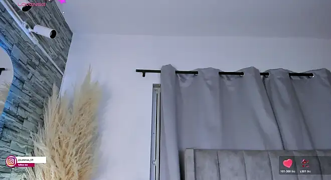 Snapshot of AmberGray_ chatting on May 11, 2:17 am AmberGray online show from May 11, 2:17 am
