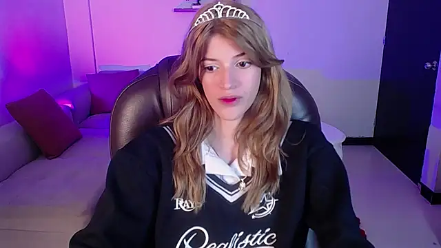 Snapshot of Nora_Vennucci chatting on January 20, 6:21 pm Nora Vennucci online show from January 20, 6:21 pm