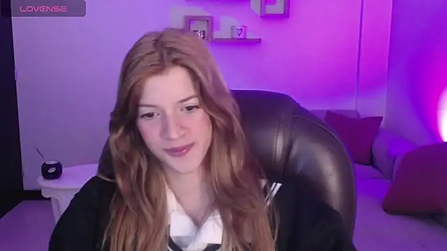 Snapshot of Nora_Vennucci chatting on January 28, 7:42 pm Nora Vennucci online show from January 28, 7:42 pm