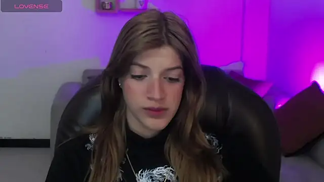 Snapshot of Nora_Vennucci chatting on February 1, 7:44 pm Nora Vennucci online show from February 1, 7:44 pm