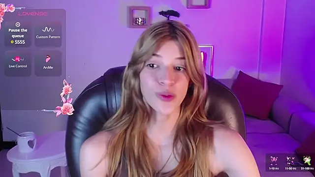 Snapshot of Nora_Vennucci chatting on February 19, 8:10 pm Nora Vennucci online show from February 19, 8:10 pm