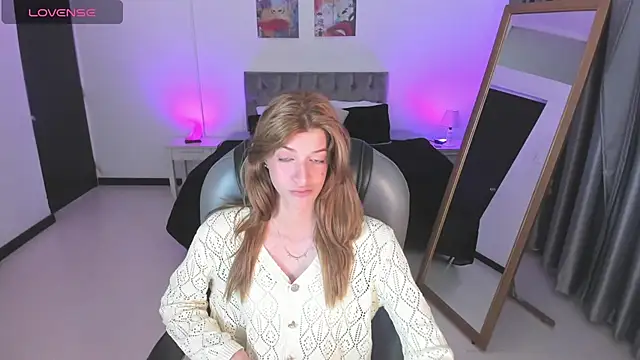 Snapshot of Nora_Vennucci chatting on March 15, 10:44 pm Nora Vennucci online show from March 15, 10:44 pm