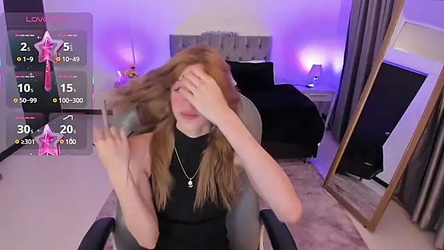 Snapshot of Nora_Vennucci chatting on March 22, 7:53 pm Nora Vennucci online show from March 22, 7:53 pm