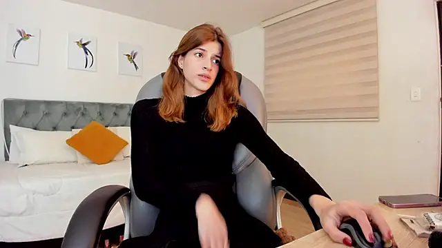 Snapshot of Nora_Vennucci chatting on September 9, 7:46 pm Nora Vennucci online show from September 9, 7:46 pm