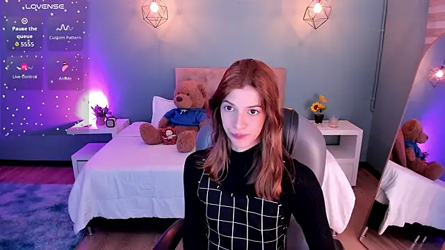 Snapshot of Nora_Vennucci chatting on September 10, 8:09 pm Nora Vennucci online show from September 10, 8:09 pm