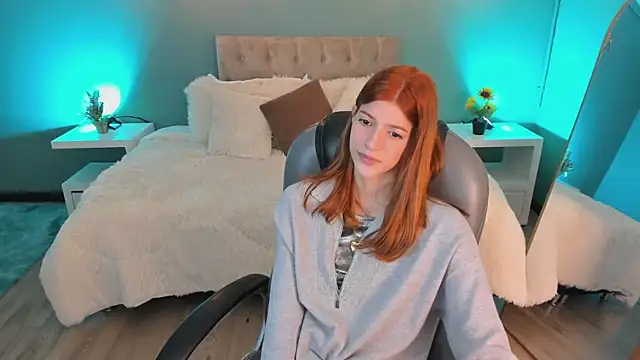 Snapshot of Nora_Vennucci chatting on October 29, 7:59 pm Nora Vennucci online show from October 29, 7:59 pm