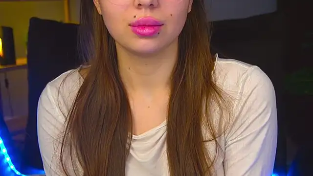 Snapshot of LanaRhoades_s chatting on December 6, 5:09 am LanaRhoades s online show from December 6, 5:09 am