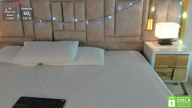 kitty emma1 online show from December 20, 3:47 am