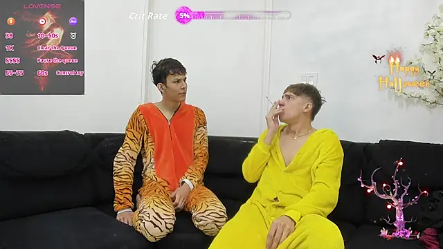 StrawwBoys online show from October 19, 11:00 am