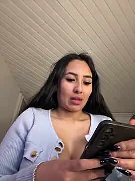 Snapshot of Anily_Lovely chatting on February 6, 2:33 am Anily Lovely online show from February 6, 2:33 am