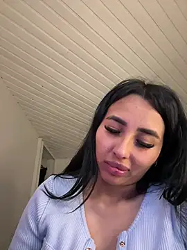 Snapshot of Anily_Lovely chatting on February 15, 4:47 am Anily Lovely online show from February 15, 4:47 am