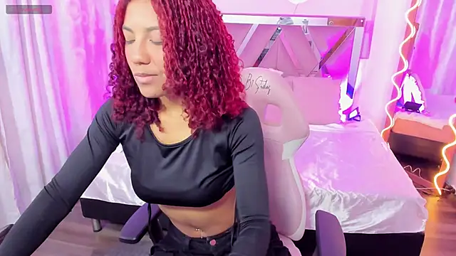 Daphnne tay online show from February 19, 3:17 am