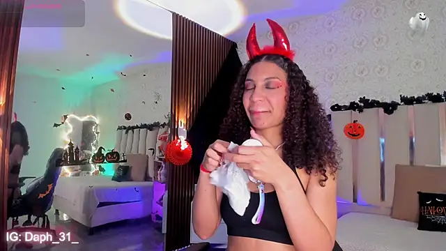 Daphnne tay online show from October 30, 3:41 am