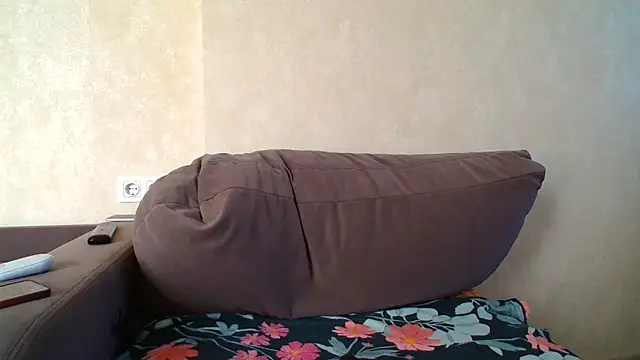 Snapshot of Brionia chatting on April 22, 6:16 am Brionia online show from April 22, 6:16 am