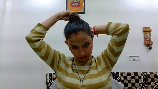 Aleena Rai online show from October 8, 7:44 pm