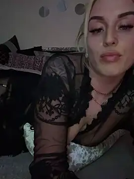 Snapshot of Barbie_26 chatting on January 1, 9:52 pm Barbie 26 online show from January 1, 9:52 pm