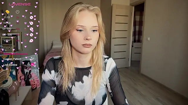 Snapshot of lisa_barbie chatting on September 21, 2:08 pm lisa barbie online show from September 21, 2:08 pm