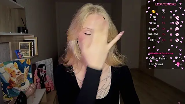 Snapshot of lisa_barbie chatting on September 25, 2:32 pm lisa barbie online show from September 25, 2:32 pm