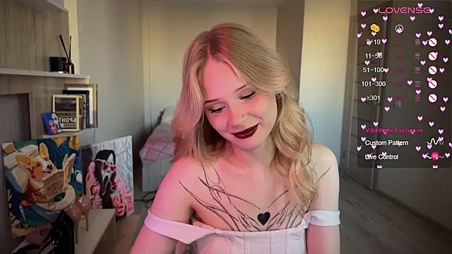 Snapshot of lisa_barbie chatting on September 26, 2:43 pm lisa barbie online show from September 26, 2:43 pm