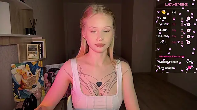 Snapshot of lisa_barbie chatting on October 11, 6:28 pm lisa barbie online show from October 11, 6:28 pm