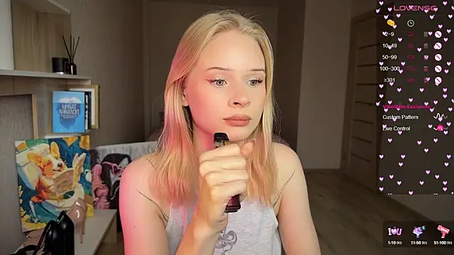 Snapshot of lisa_barbie chatting on October 14, 10:05 am lisa barbie online show from October 14, 10:05 am