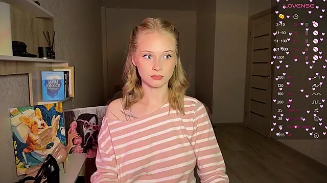 Snapshot of lisa_barbie chatting on October 19, 3:56 pm lisa barbie online show from October 19, 3:56 pm