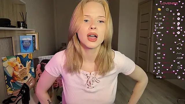 Snapshot of lisa_barbie chatting on October 22, 8:03 am lisa barbie online show from October 22, 8:03 am