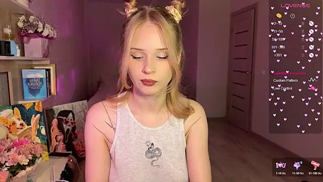 Snapshot of lisa_barbie chatting on December 1, 10:31 am lisa barbie online show from December 1, 10:31 am