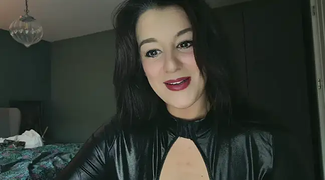 flatwhite0 online show from December 18, 9:25 am