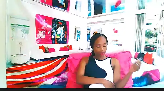 Snapshot of EbonyCreamy69 chatting on December 6, 1:18 am EbonyCreamy69 online show from December 6, 1:18 am