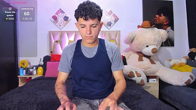 Snapshot of patrick_sanzz chatting on December 4, 9:29 am patrick sanzz online show from December 4, 9:29 am