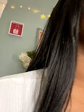 ebonycatlisaaaalime online show from October 5, 6:06 pm