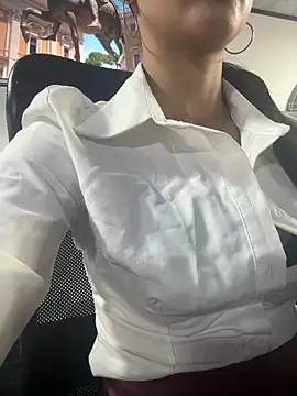 Amy Kiitty  online show from May 11, 1:17 pm