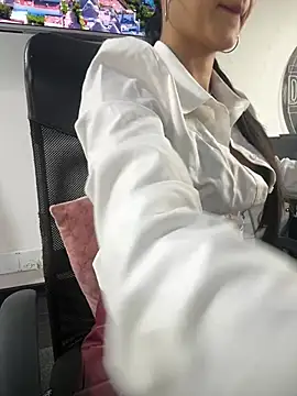 Amy Kiitty  online show from May 11, 4:04 pm