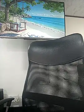 Amy Kiitty  online show from June 23, 2:04 pm