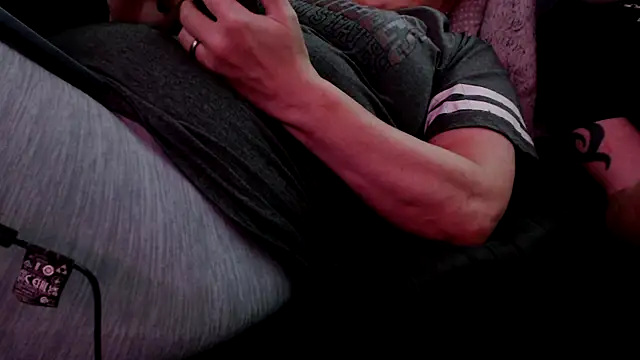 Snapshot of modenq chatting on March 21, 7:06 pm modenq online show from March 21, 7:06 pm