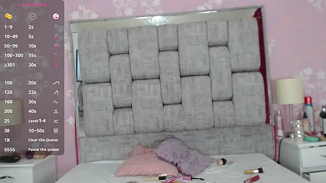 KarinaSimonz online show from December 14, 8:08 pm