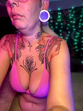 GoldieBakeman online show from November 19, 6:41 pm