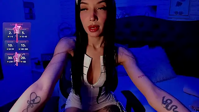 Snapshot of _Chartlotte chatting on December 6, 6:28 pm Chartlotte online show from December 6, 6:28 pm