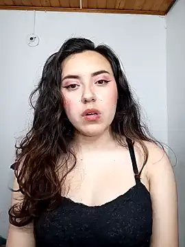 Emi chik online show from December 5, 4:20 am